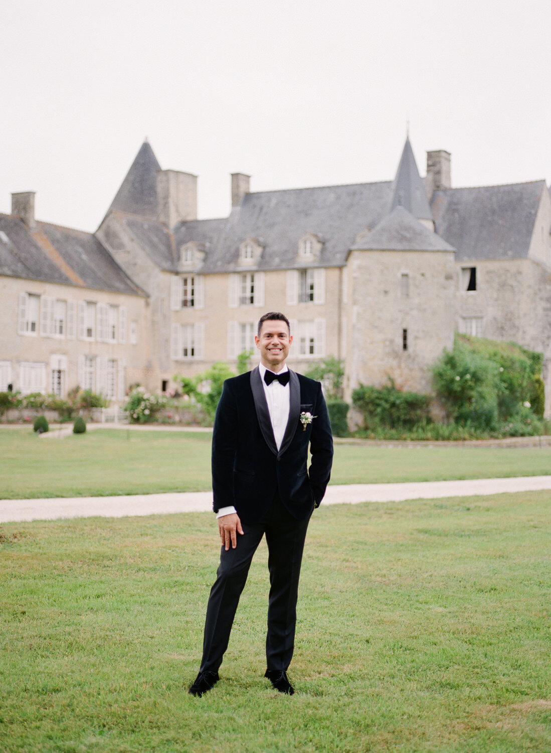 Normandy chateau destination wedding - Harriette Earnshaw Photography-055