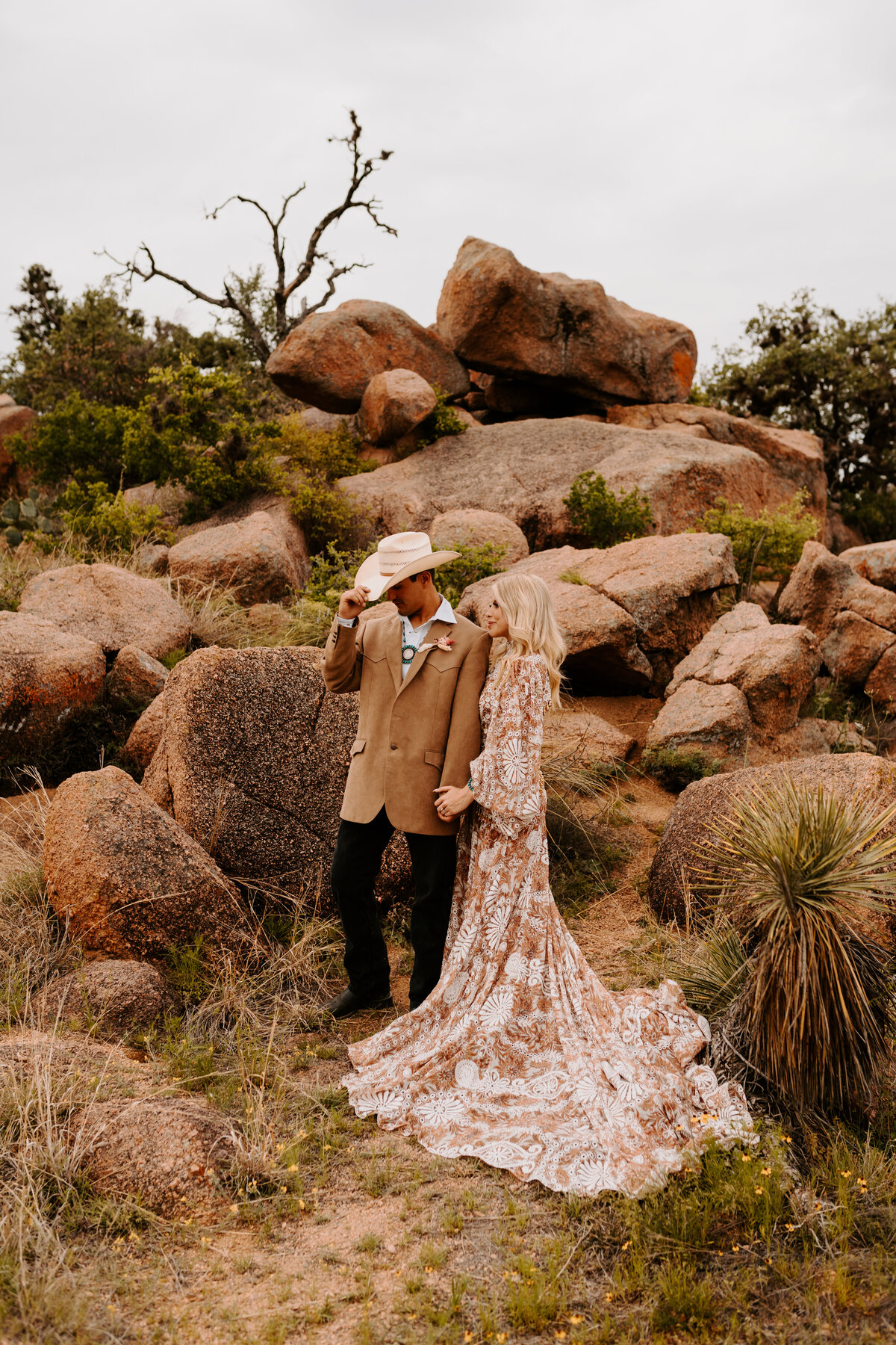 bride and groom married at enchanted rock