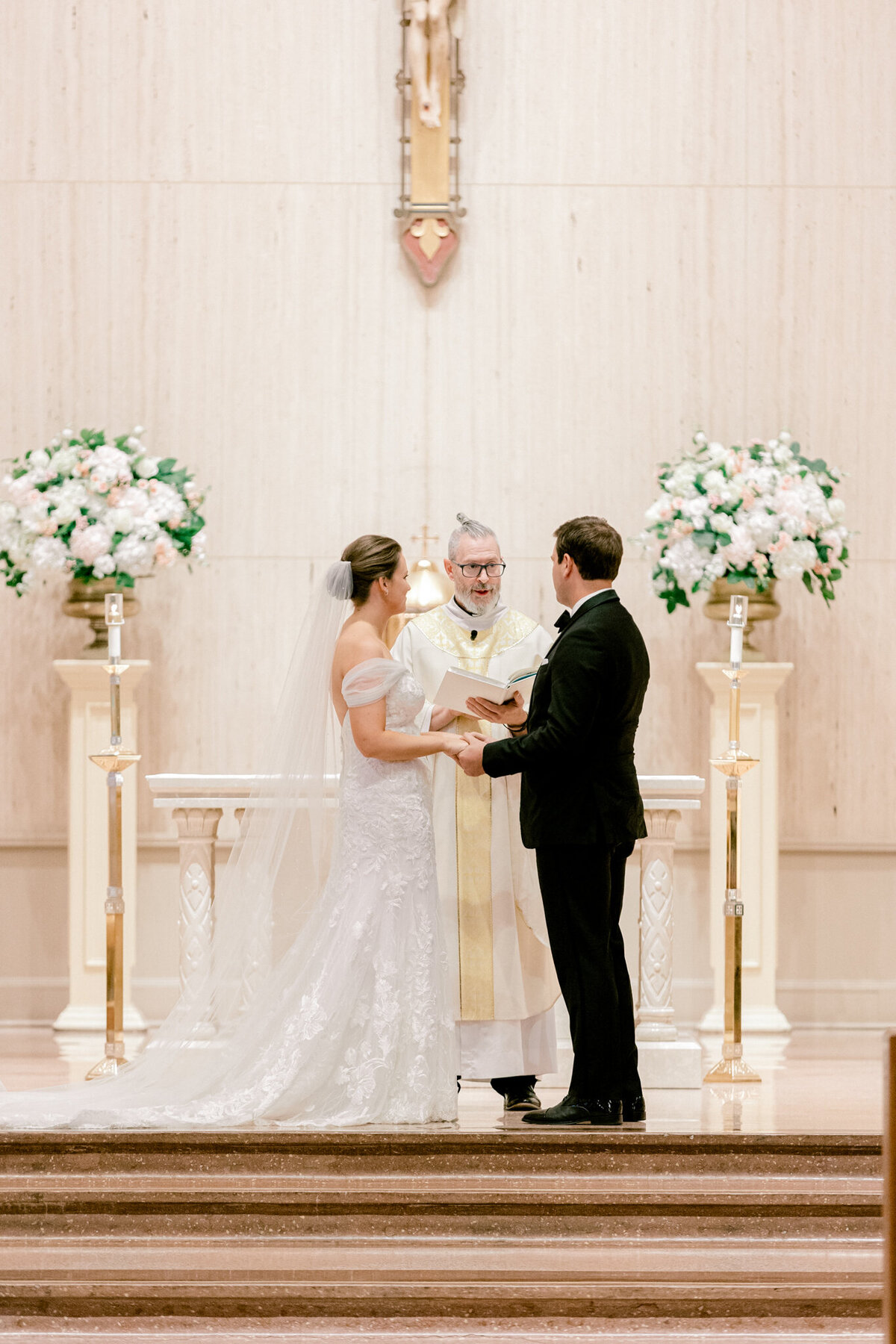 Allie & John Wedding at Royal Oaks Country Club Christ the King Church | Dallas Wedding Photographer | Sami Kathryn Photography-50