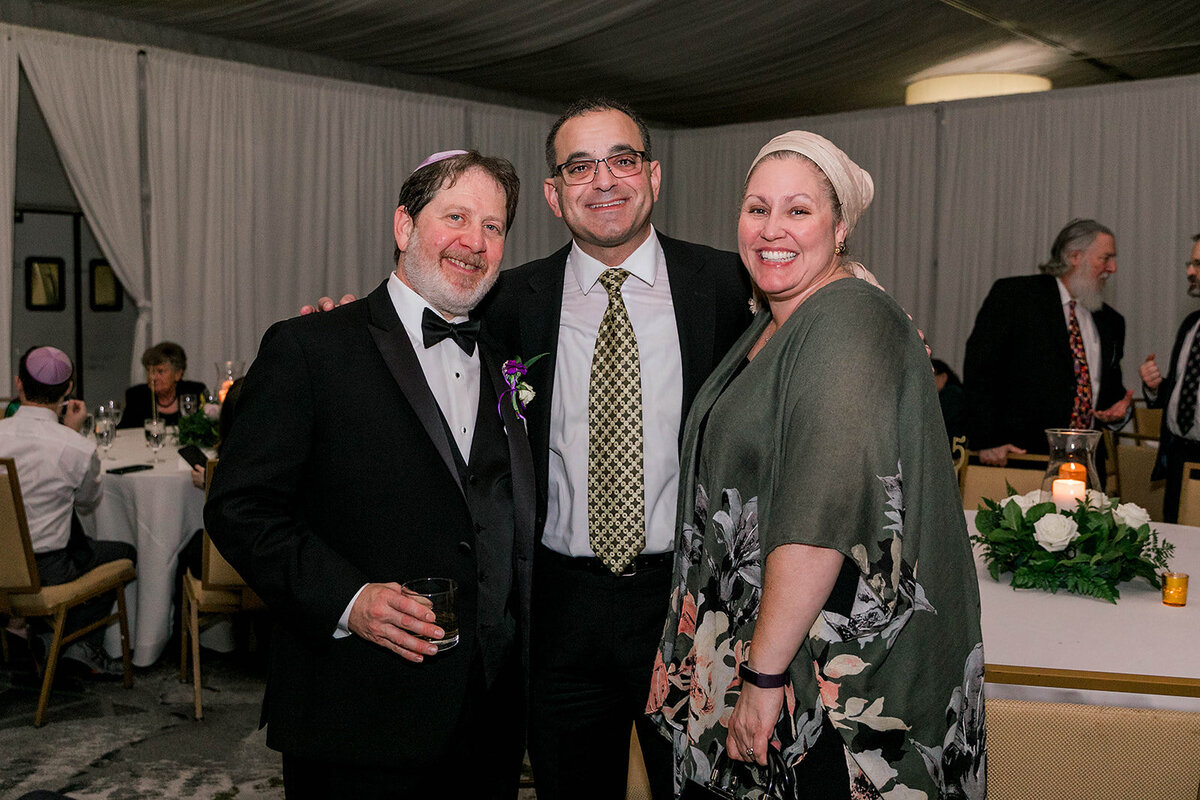 Eliana-Melmed-Photography-Chicago-LosAngeles-Jewish-WeddingPhotography-Dancefloor-00117
