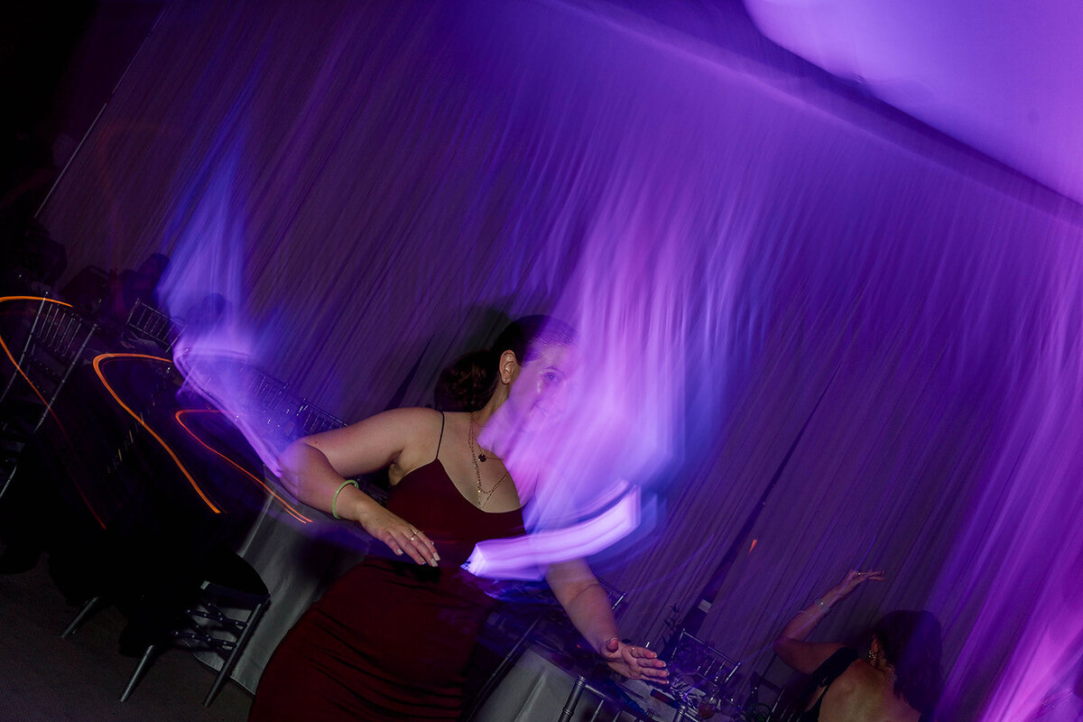Eliana-Melmed-Photography-Chicago-LosAngeles-Jewish-WeddingPhotography-ElianaSklar-DanceFloor-00380