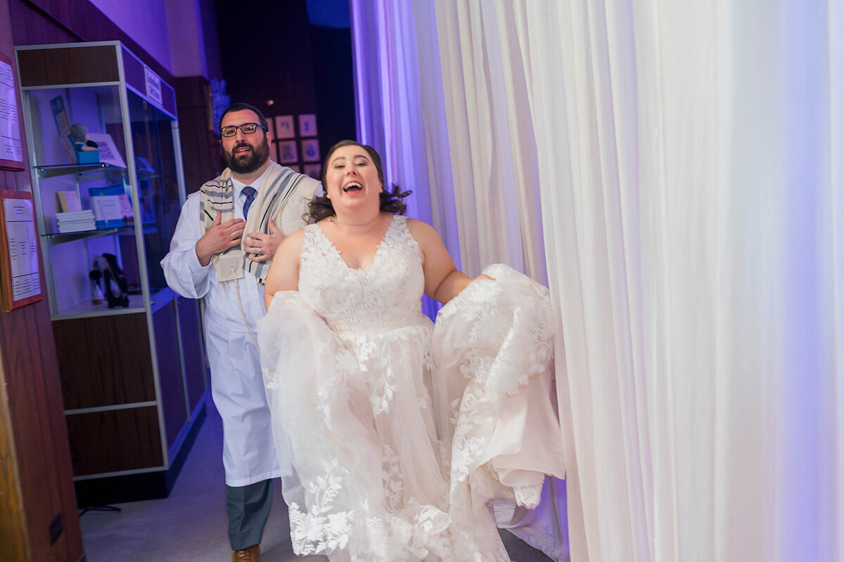 Eliana-Melmed-Photography-Chicago-LosAngeles-Jewish-WeddingPhotography-ElianaSklar-Chuppah-00236