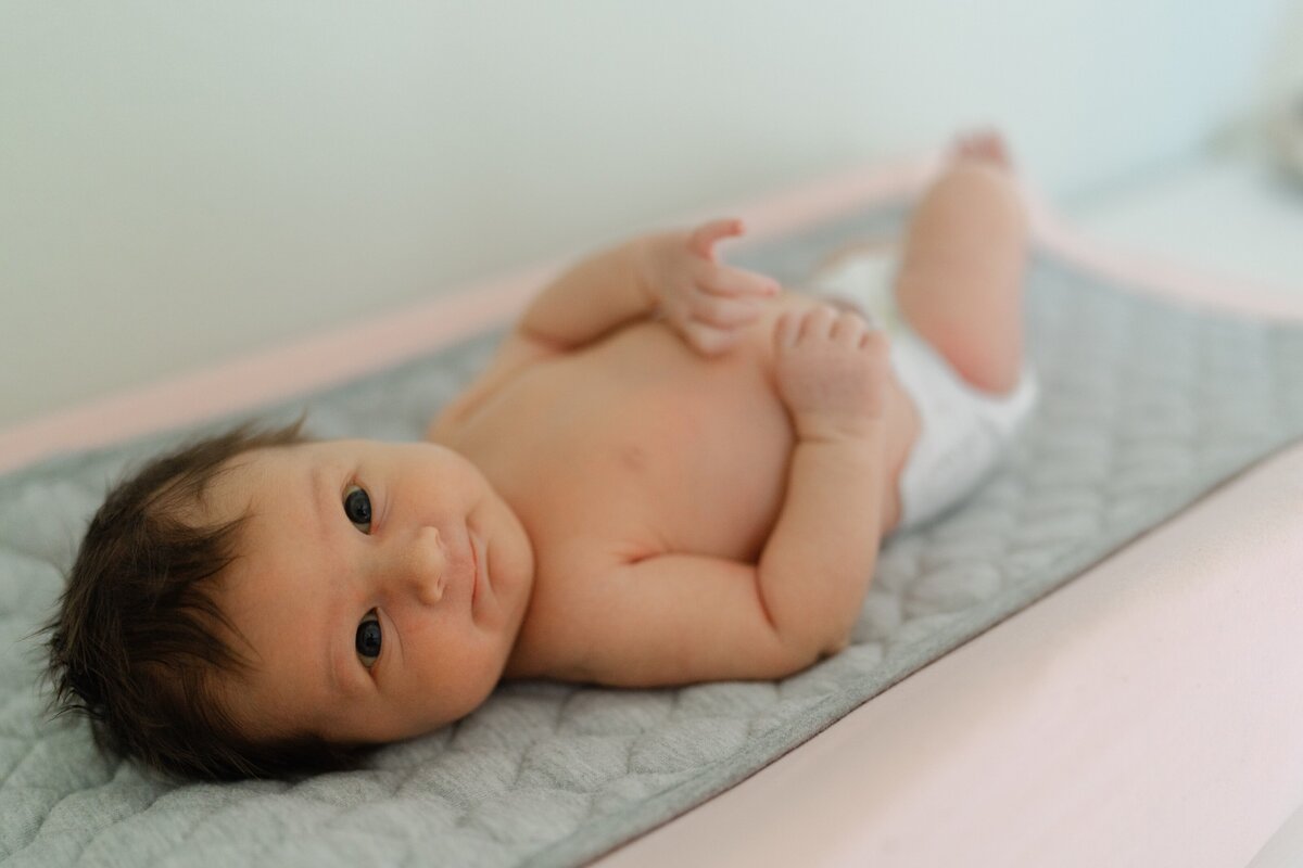 Relaxed-Newborn-Photography-in-Milwaukee-6