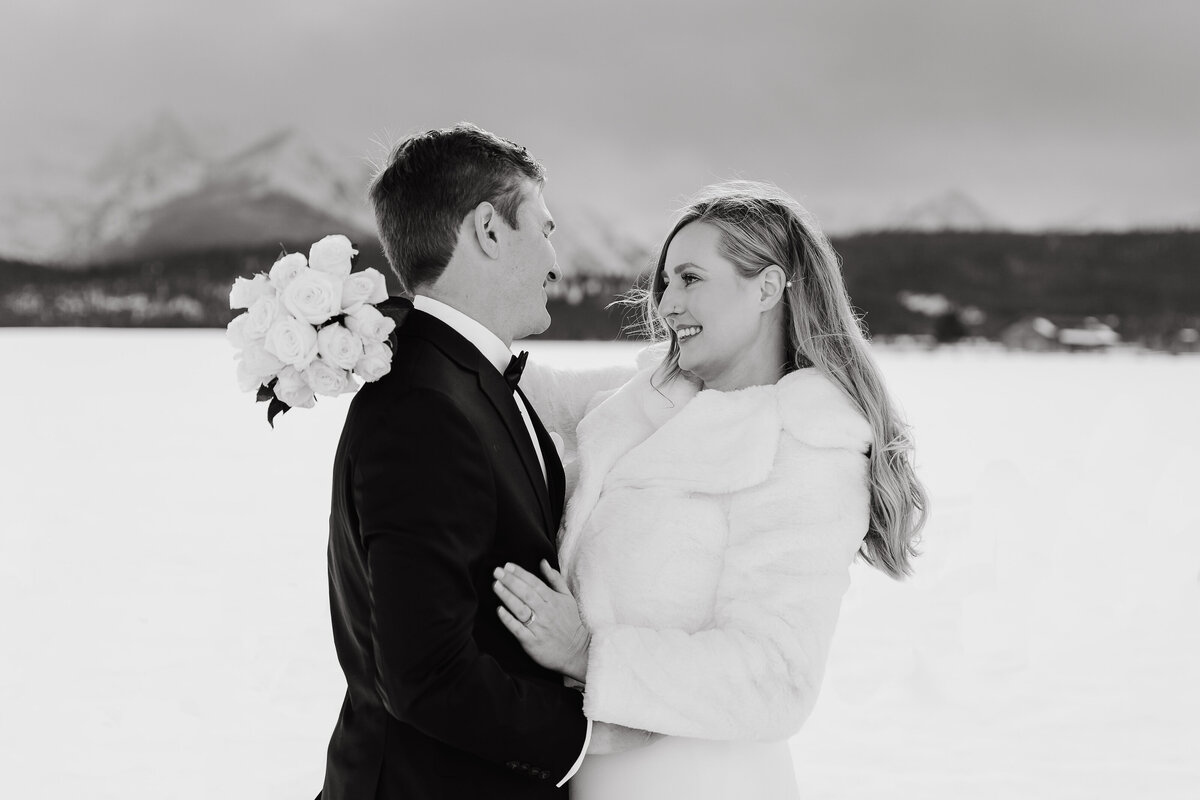 sunandpeakphotos-bigbear-california-wedding-photographer-intimatewedding-elopement-snowywedding-snowybigbearwedding-desireeandjake-520