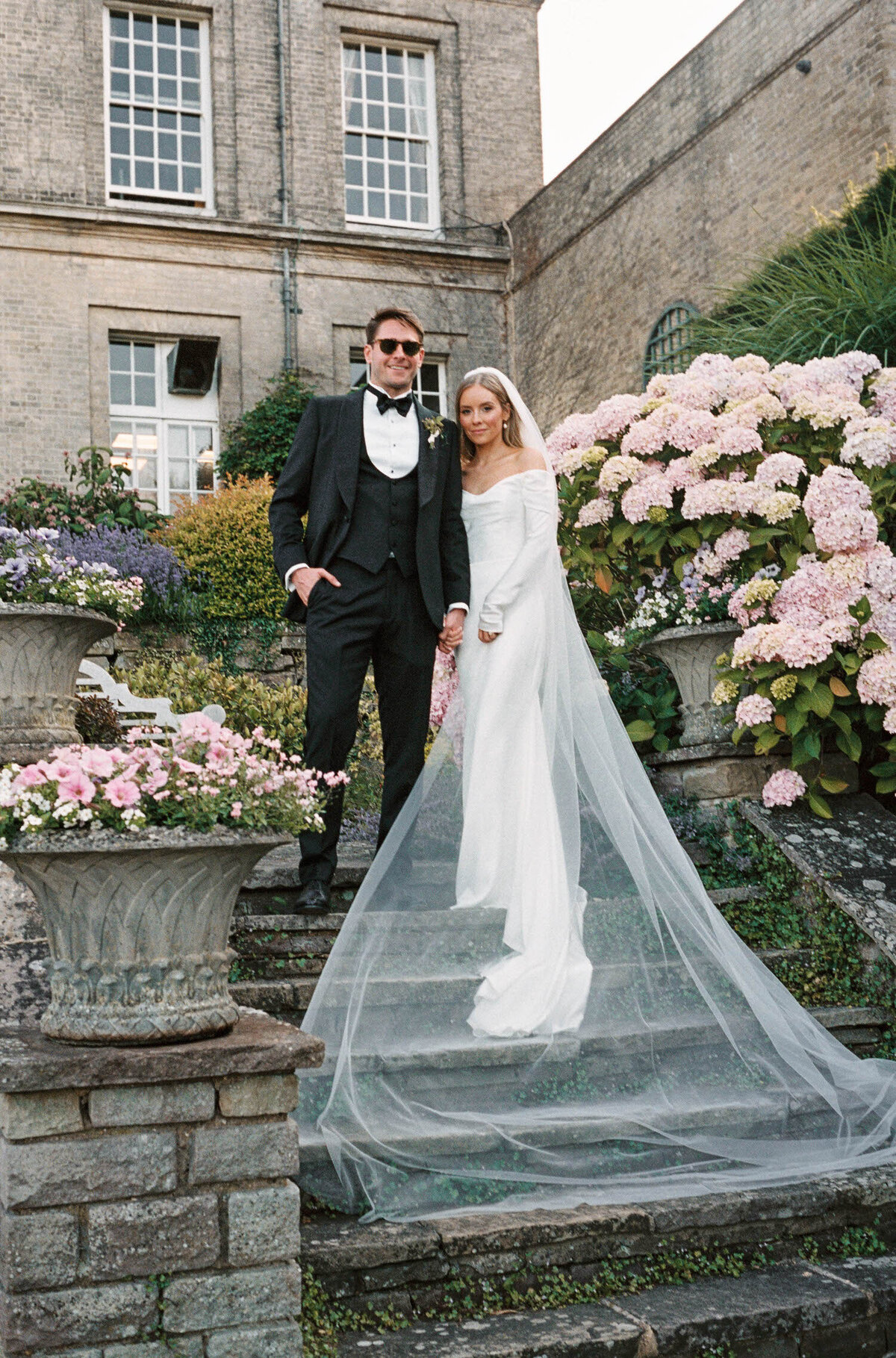 Flora_And_Grace_Provence_Analog_35mm_Fim_Editorial_Wedding_Photographer-20