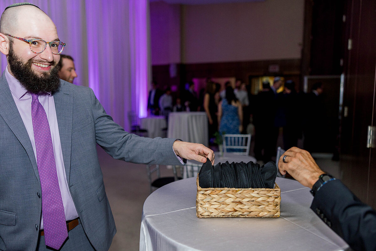 Eliana-Melmed-Photography-Chicago-LosAngeles-Jewish-WeddingPhotography-ElianaSklar-Chuppah-00003