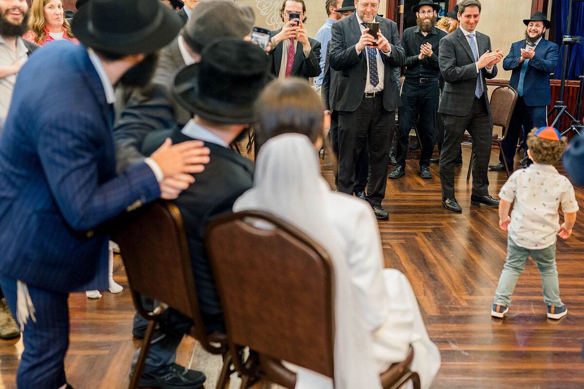 Eliana-Melmed-Photography-Chicago-LosAngeles-Jewish-WeddingPhotographer-CarmiKalman-Shtick-00013