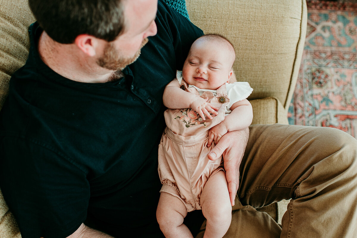 Encinitas in-home Newborn Lifestyle Photographer with Daddy-47
