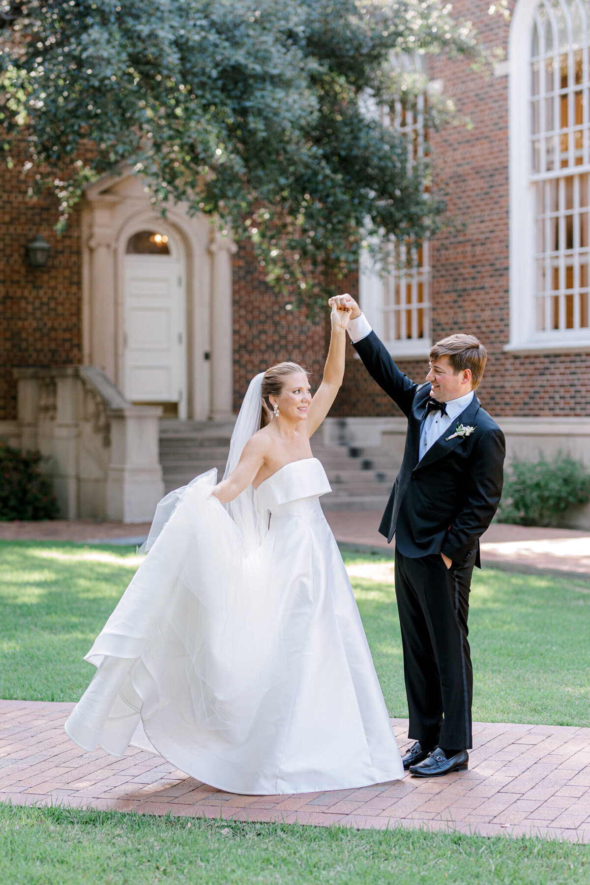 Hannah & Jason's Wedding at Hotel Crescent Court Club Perkins Chapel | Dallas Wedding Photographer | Sami Kathryn Photography-158