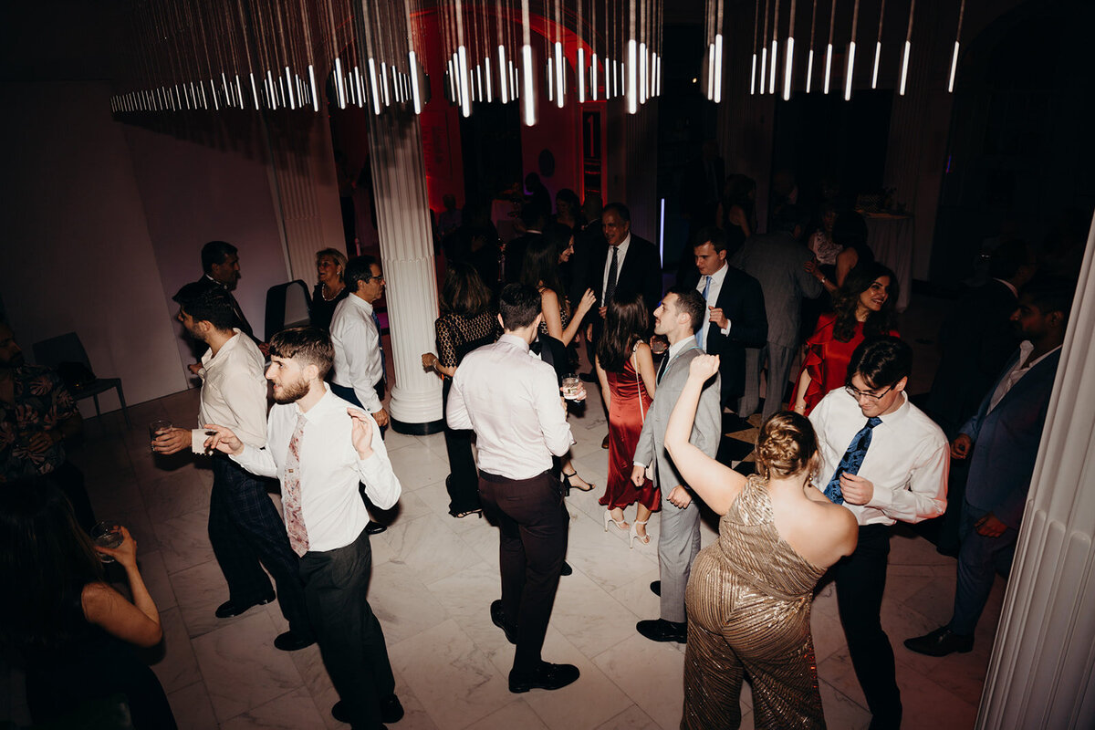 dance party new york wedding photos