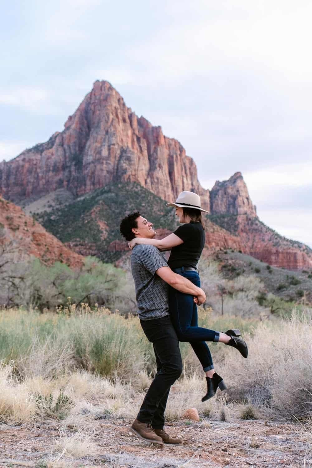 Josie_V_Photography_1_Zion_Utah_Engagement-2