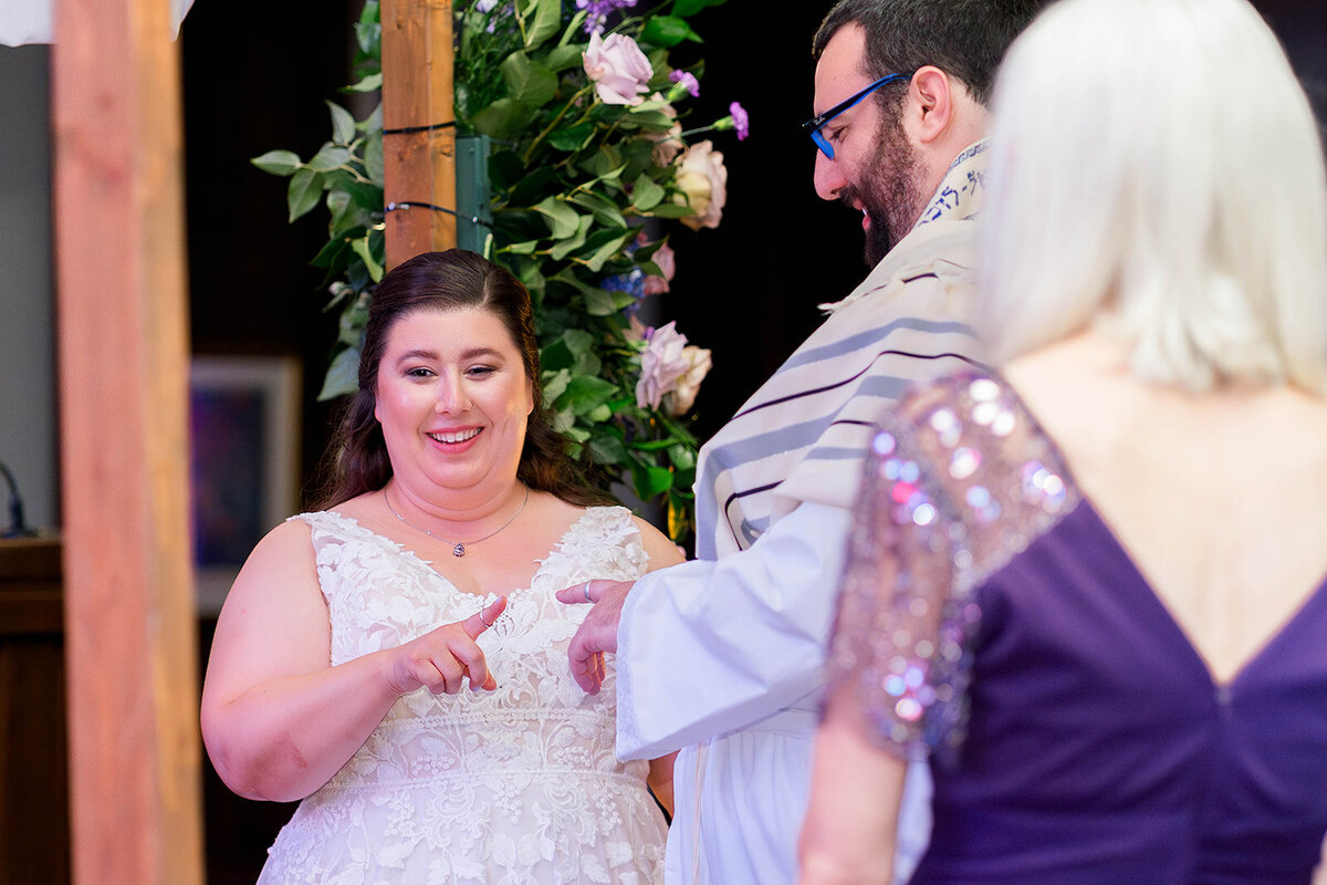 Eliana-Melmed-Photography-Chicago-LosAngeles-Jewish-WeddingPhotography-ElianaSklar-Chuppah-00134
