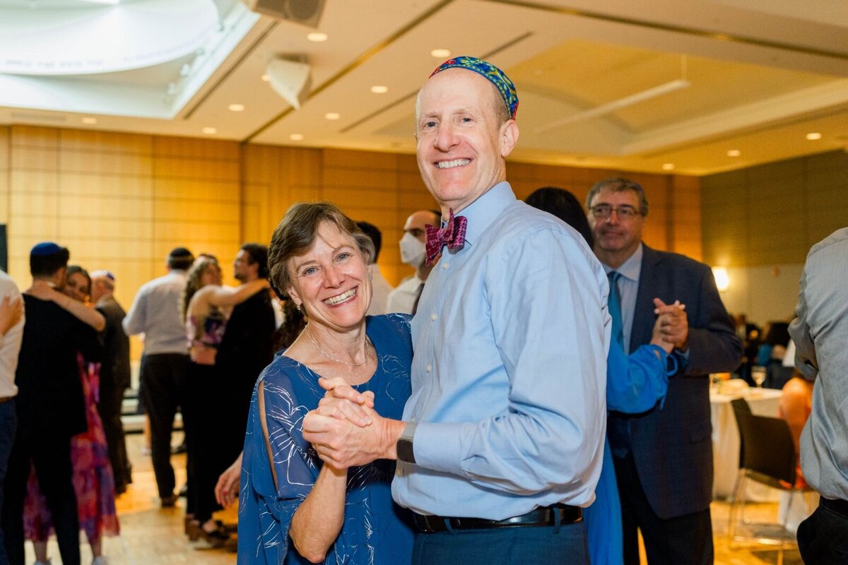 processed_ElianaMelmedPhotography_JewishWeddingPhotographer_ShulaNoah_Dancing-234