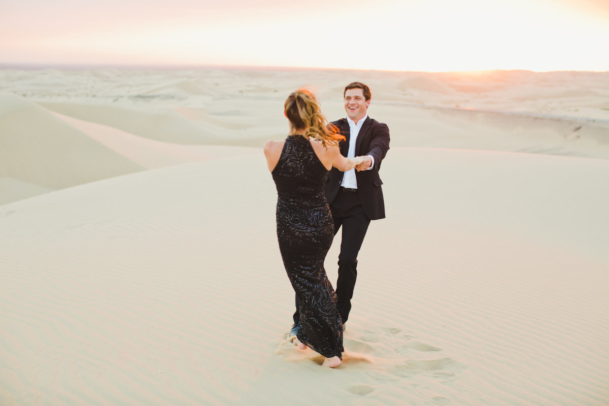 glamis-dunes-desert-engagement-session-12