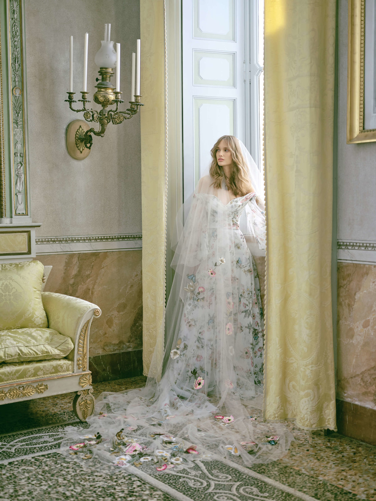 13-KTMerry-MoniqueLhuillier-Fall2020-Bridal-LookBook 13-KTMerry-MoniqueLhuillier-Fall2020-Bridal-LookBook