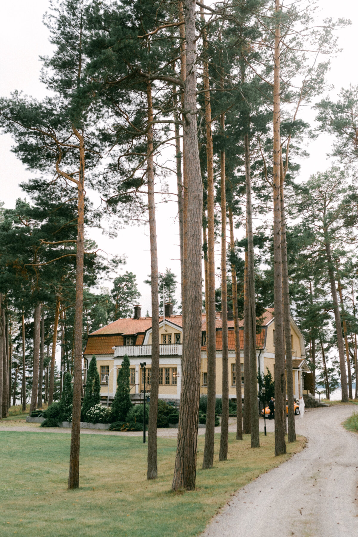 Image of a wedding venue Airisniemen kartano in Turku by wedding photographer Hannika Gabrielsson
