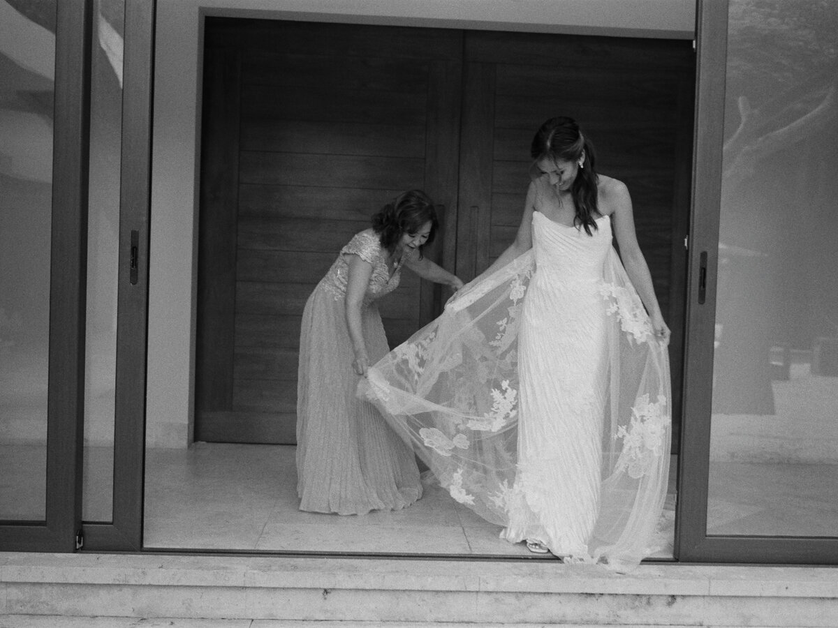 AbigailLewisPhoto.SG.Wedding-GettingReady-133