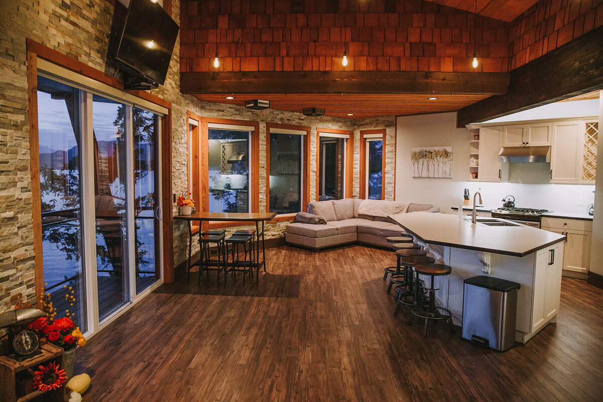 Lodge-105