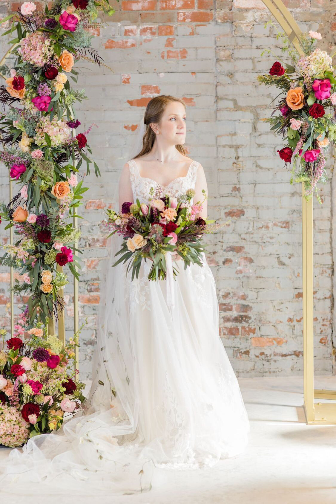 joyceannsflowershop-joyceanns-weddingflowers-Indiana-Illinois-Weddingbouquet