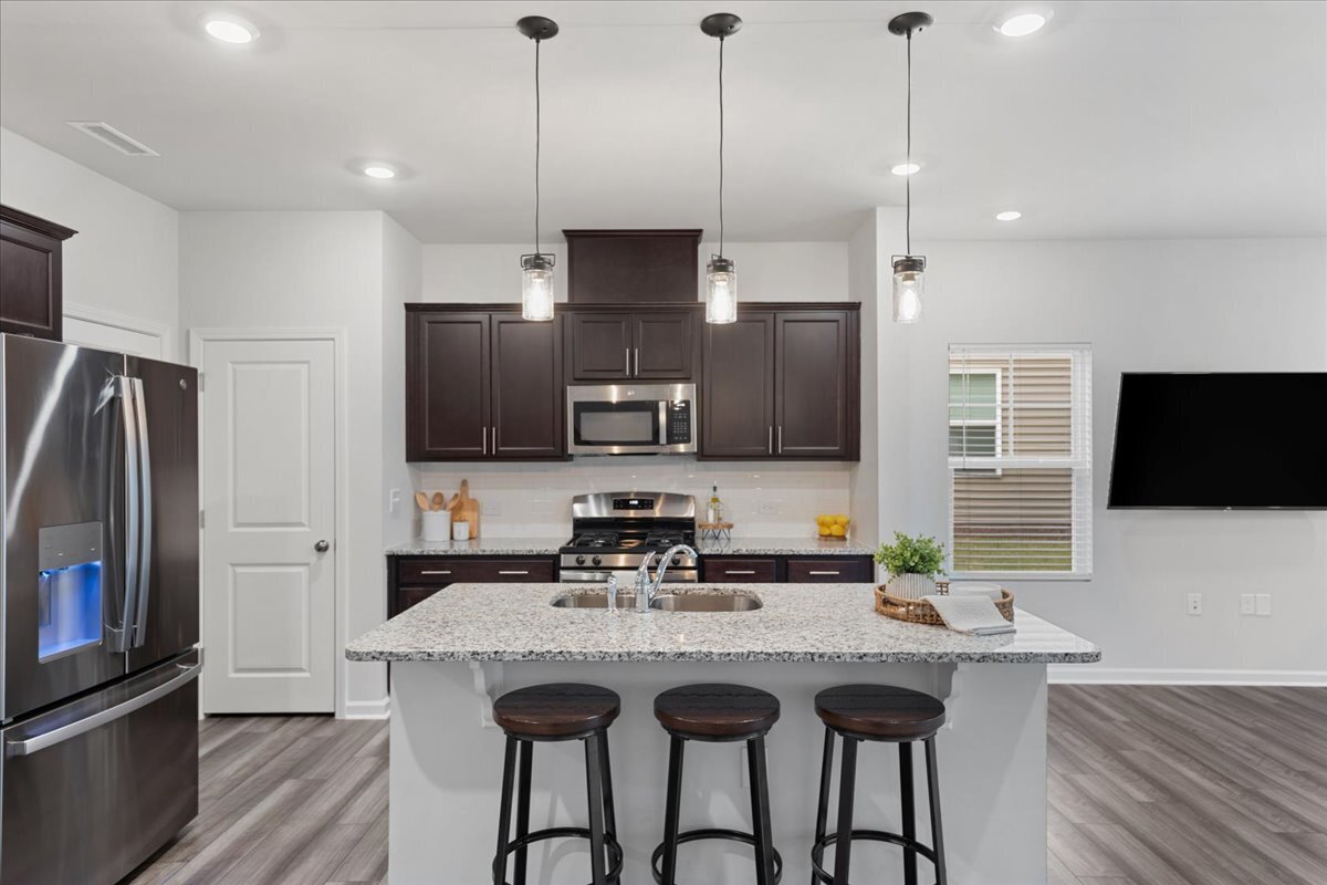 23-201 Peebles Dr-23