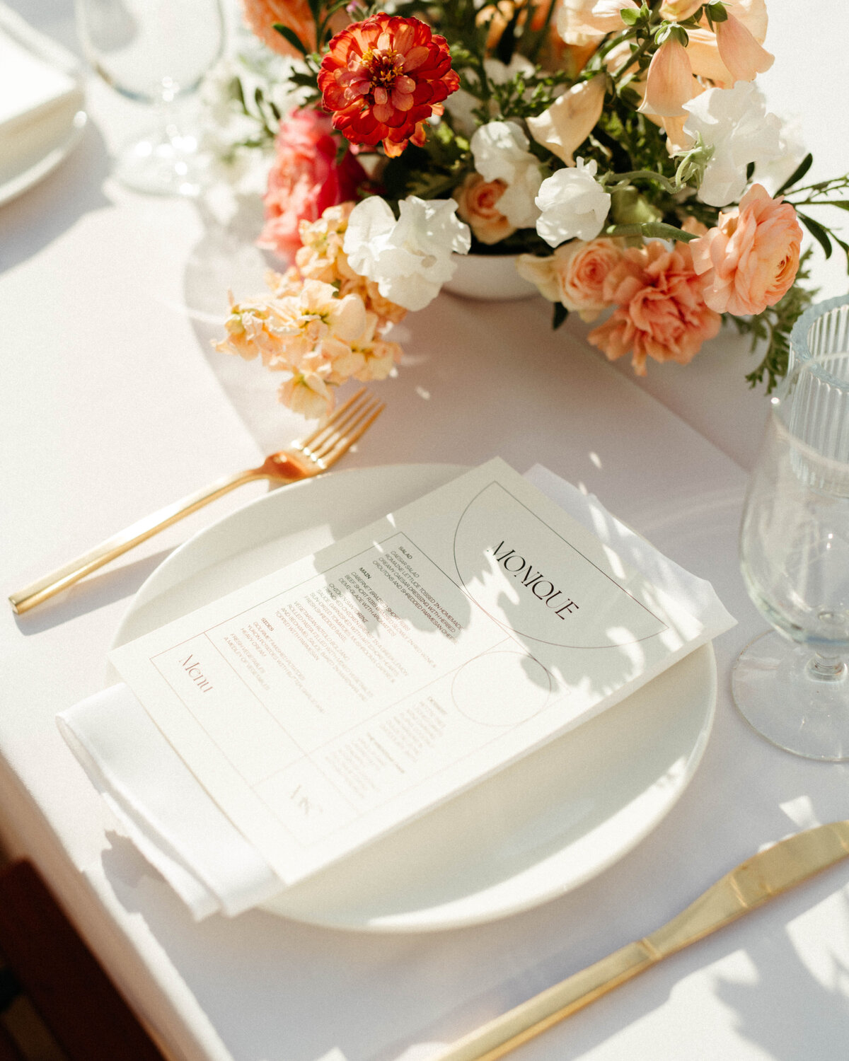 White and Gold Wedding Table