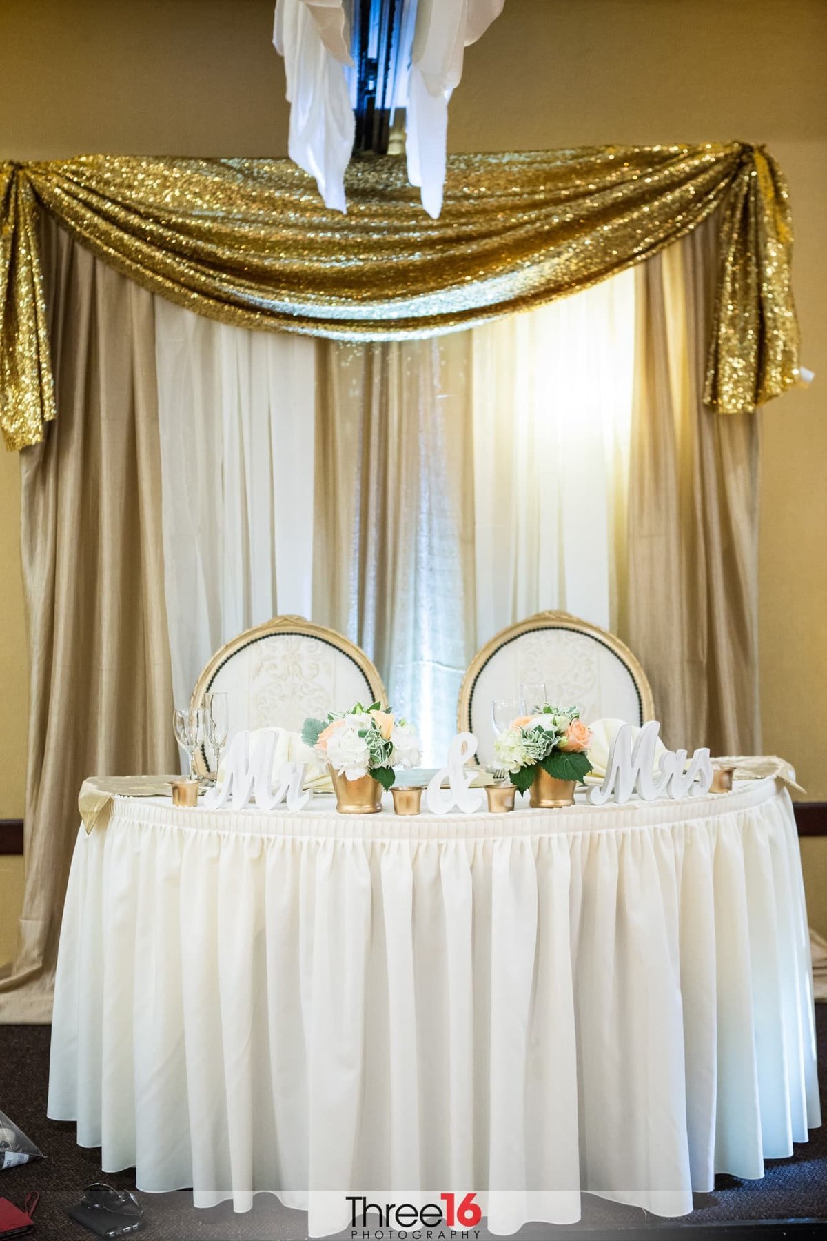 Sweetheart Table at the Hotel Fullerton Wedding Venue