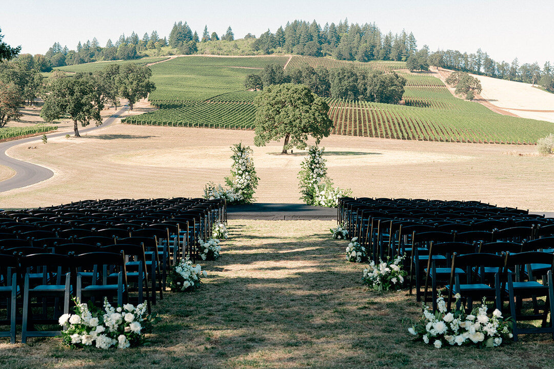 Oregon Vineyard Wedding Oregon Wedding Photographer Megan Kay Photography -28