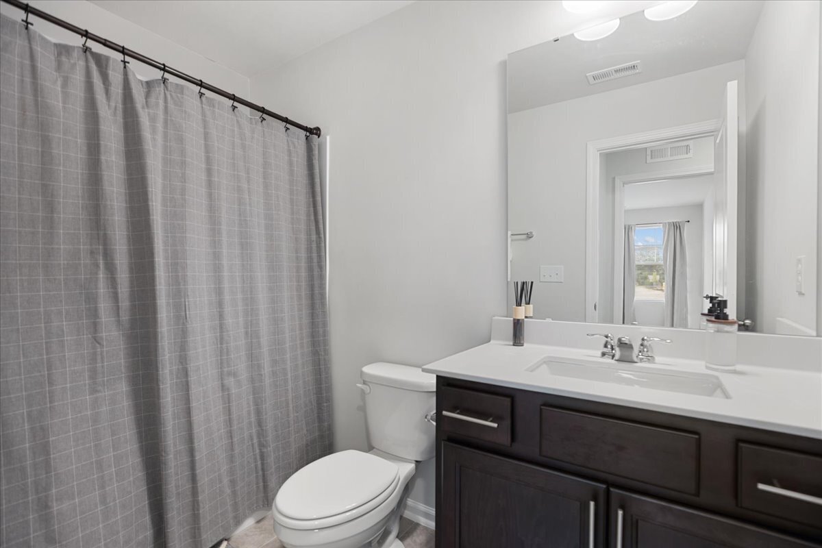 11-201 Peebles Dr-11