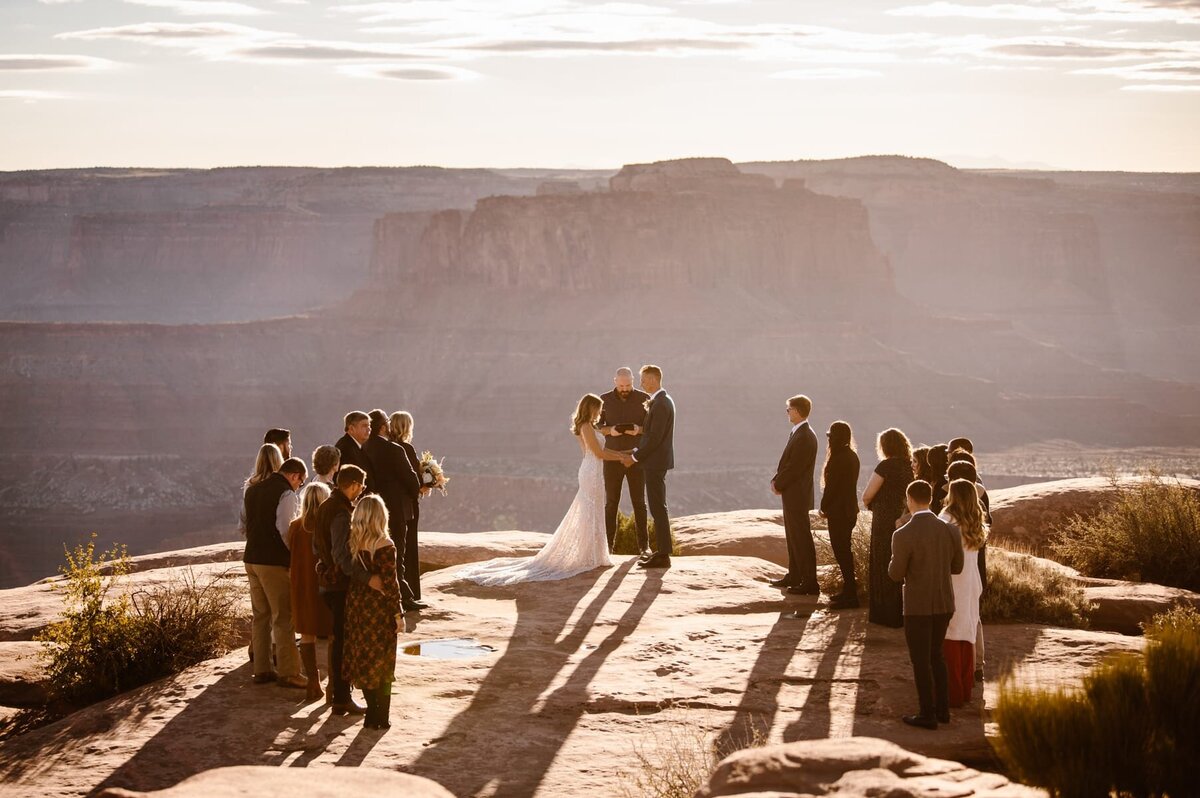 Intimate wedding at Dead Horse Point State Park