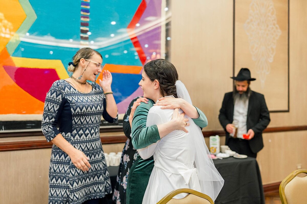Eliana-Melmed-Photography-Chicago-LosAngeles-Jewish-WeddingPhotographer-CarmiKalman-WomensDancing-00136