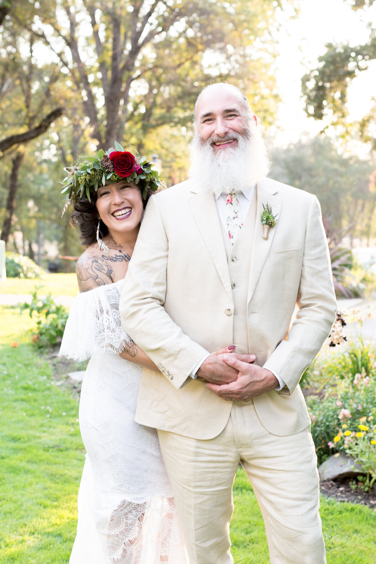 Outdoor Bay Area Wedding Couple sparks ranch resort Sonora, Ca