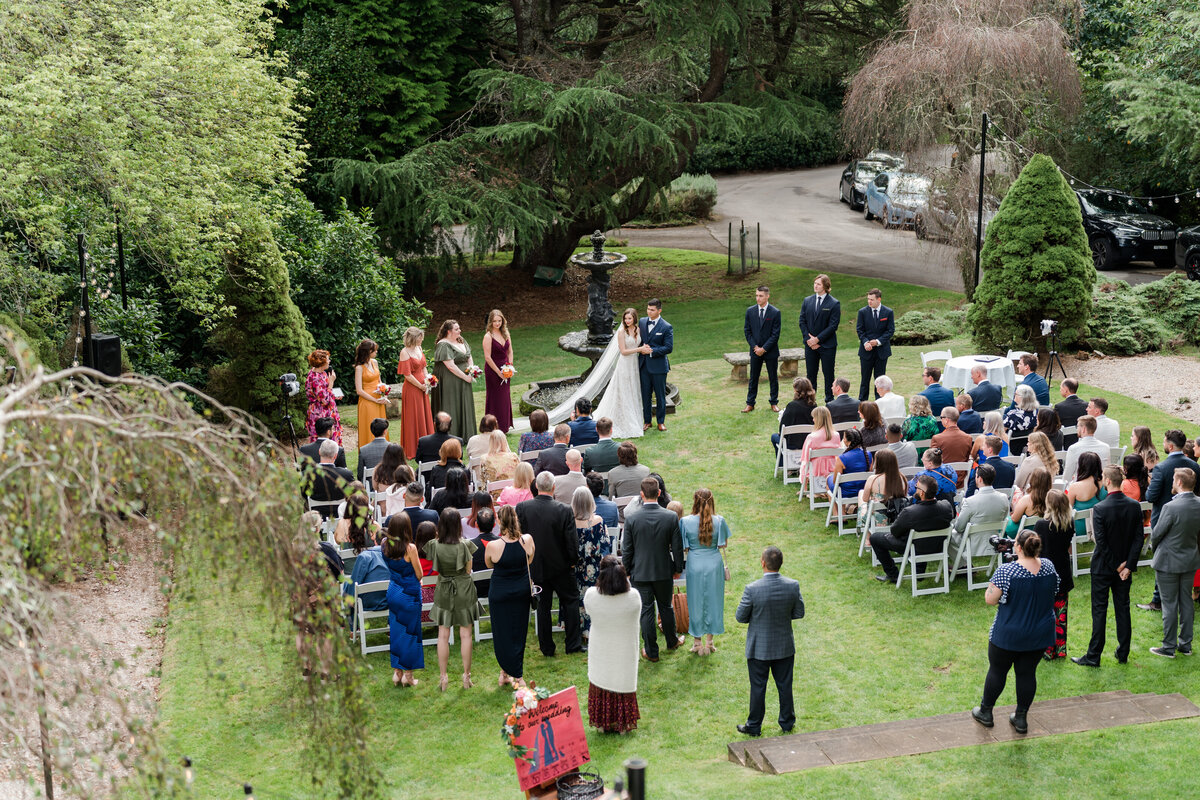 Outdoor wedding ceremony at Robertson Hotel
