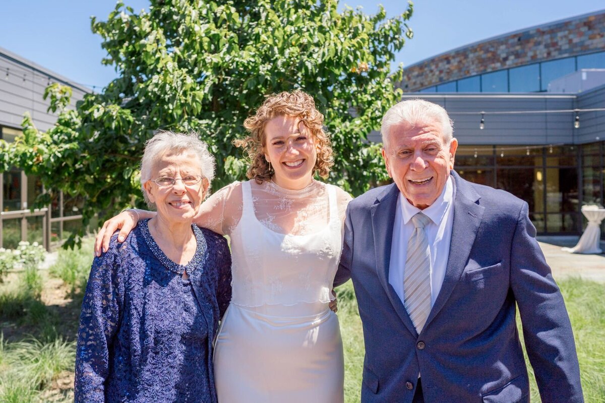 Eliana-Melmed-Photography-Chicago-LosAngeles-Jewish-WeddingPhotography-ShulaNoah-FamilyFormals-00112