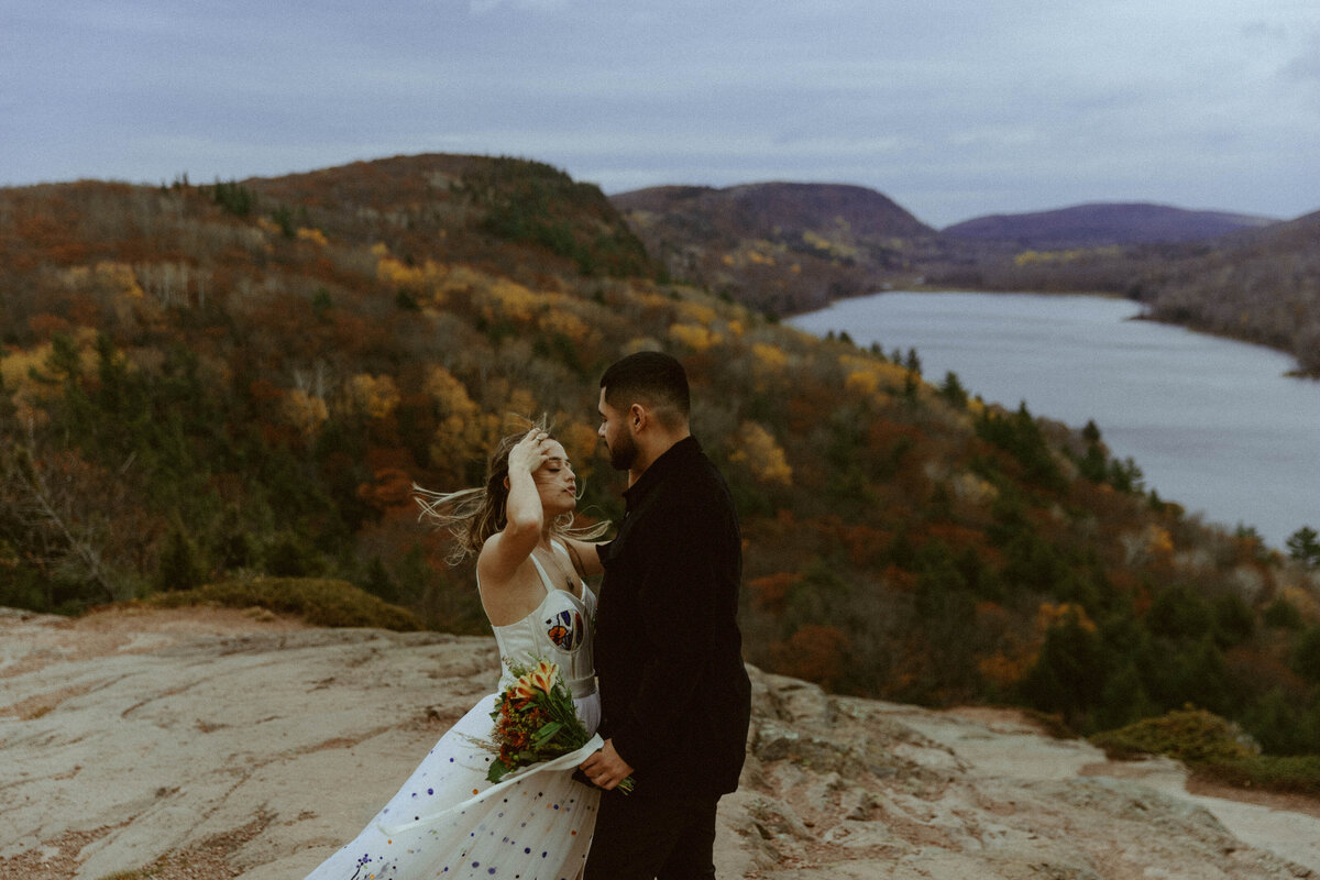 lake-of-the-clouds-adventure-elopement-7512