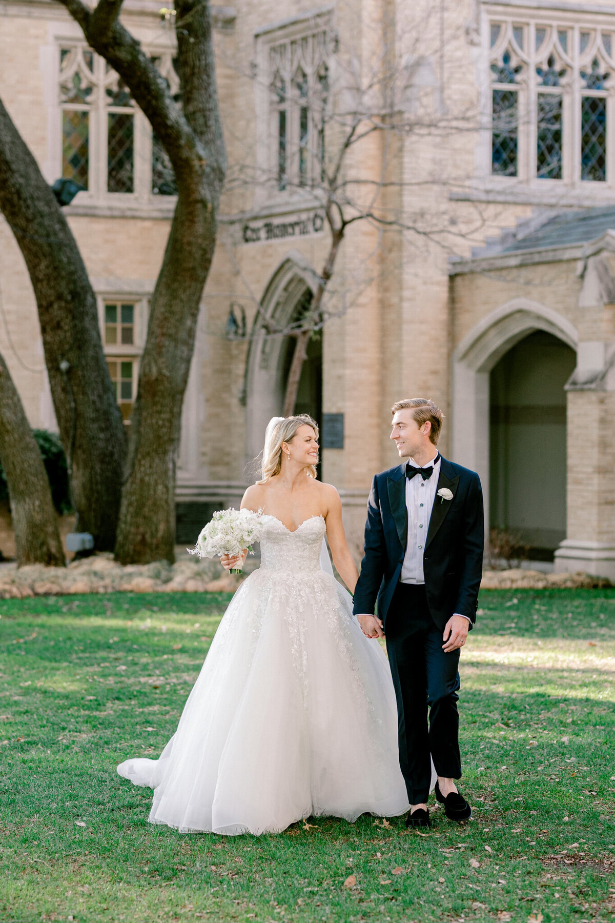 Shelby & Thomas's Wedding at HPUMC The Room on Main | Dallas Wedding Photographer | Sami Kathryn Photography-4