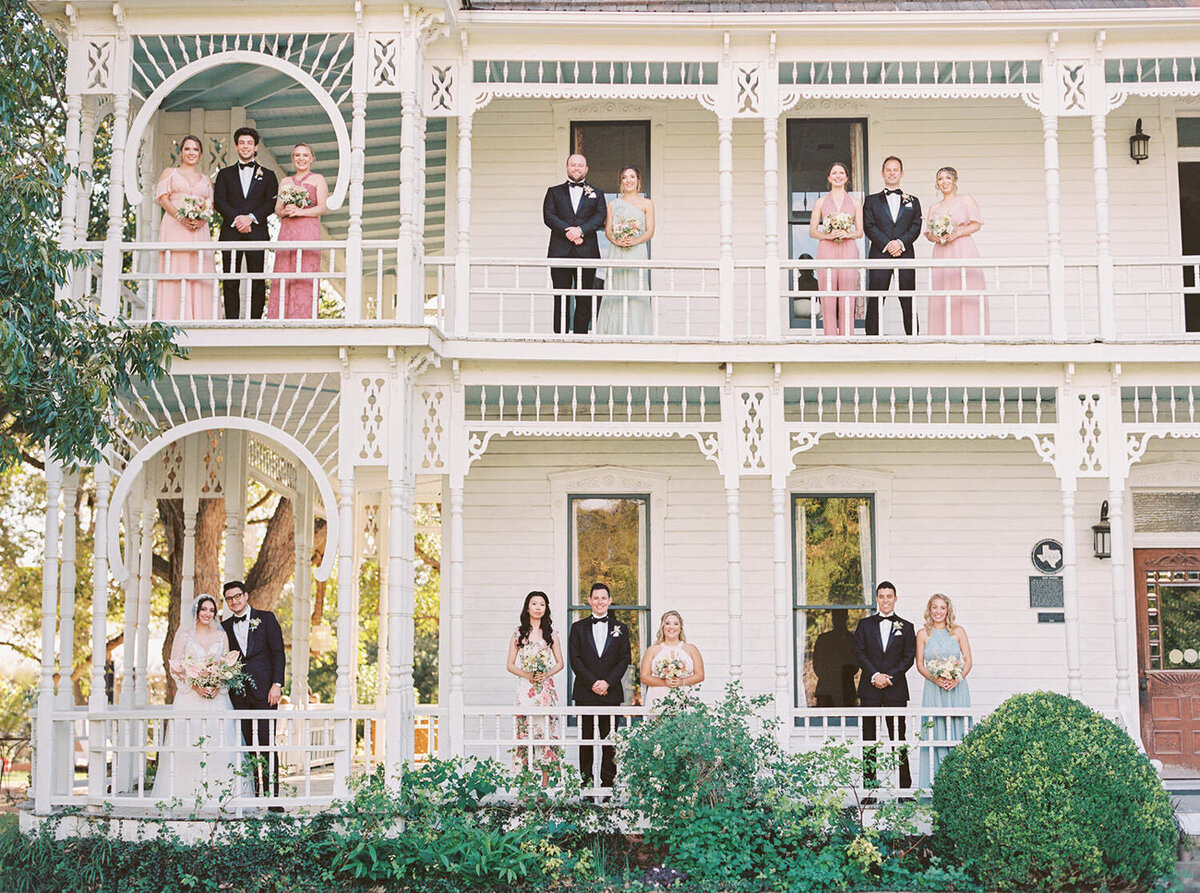 35-Texas-film-wedding-photographer-RuétPhoto-KyraAdam-WeddingPreview-featherandtwine-52