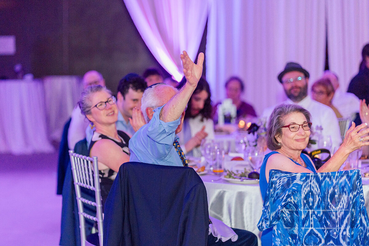 Eliana-Melmed-Photography-Chicago-LosAngeles-Jewish-WeddingPhotography-ElianaSklar-DanceFloor-00042