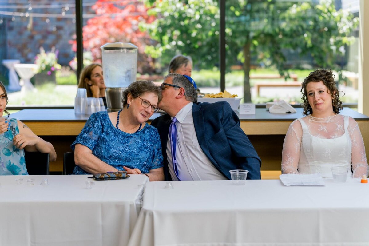 Eliana-Melmed-Photography-Chicago-LosAngeles-Jewish-WeddingPhotography-ShulaNoah-Tisch-00149