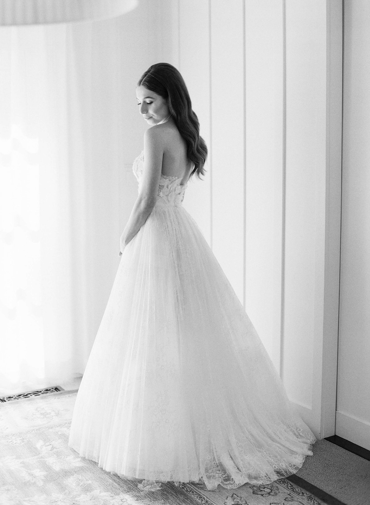 27-KTMerry-Oscar-de-la-Renta-bridal-gown-portrait