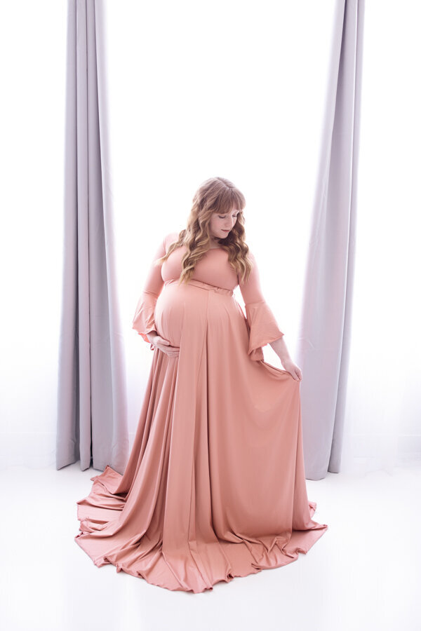 Gorgeous rose gold maternity gown, photo by Diane Owen Photography