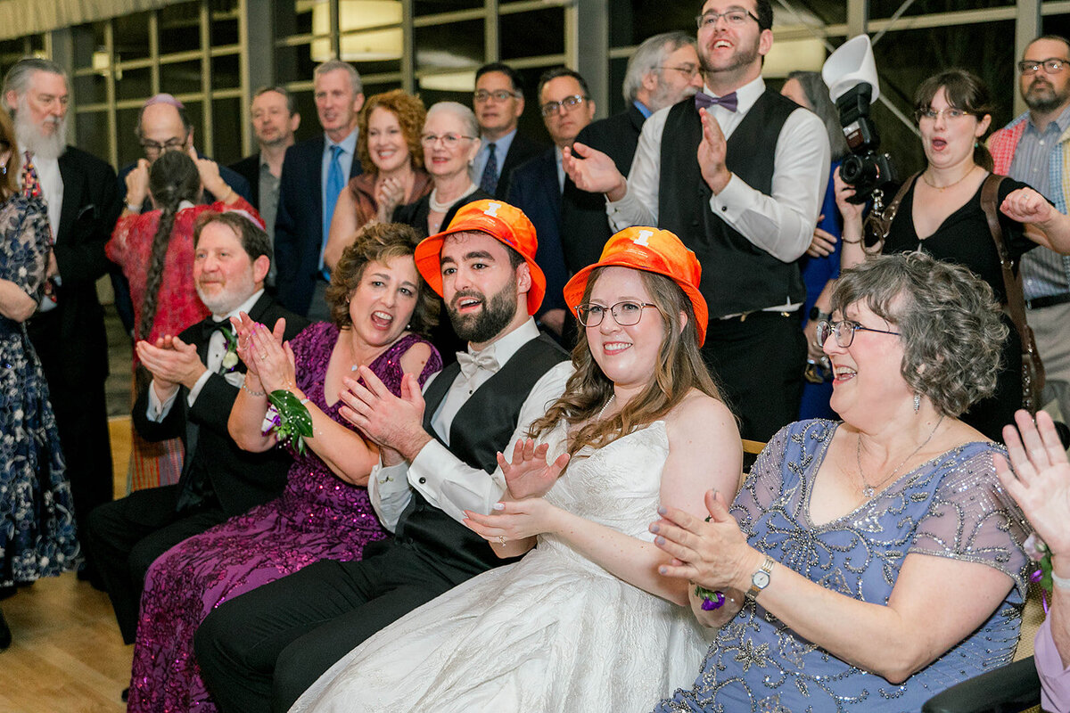 Eliana-Melmed-Photography-Chicago-LosAngeles-Jewish-WeddingPhotography-SimchaDancing-00108