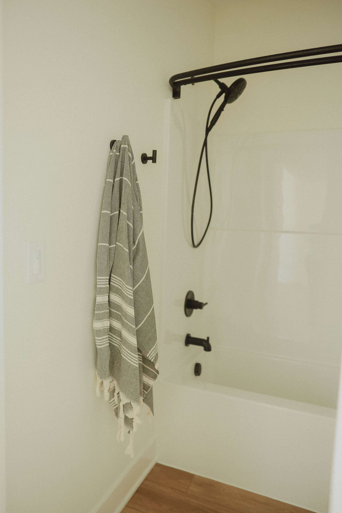 500-Bathroom-Waukee-Central-Iowa-Custom-Home-JRL-Builders-3F1A9784