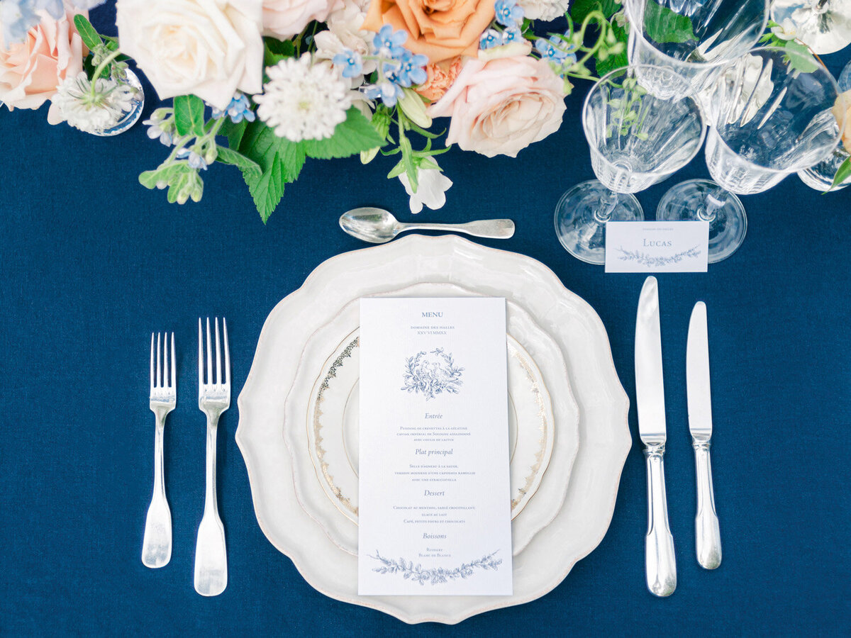 wedding_table_style_me_pretty_luxury_wedding_photography_blue_green_pink_france4