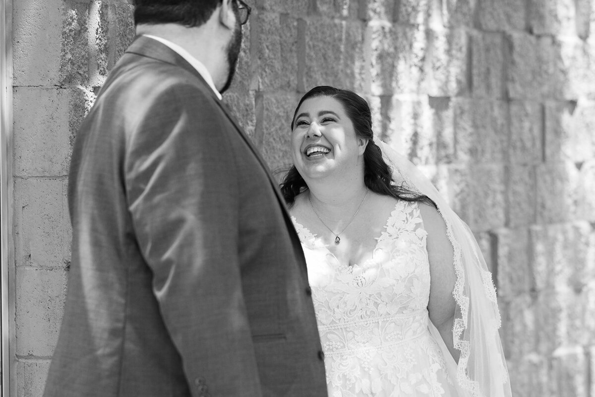 Eliana-Melmed-Photography-Chicago-LosAngeles-Jewish-WeddingPhotography-ElianaSklar-FirstLook-00078