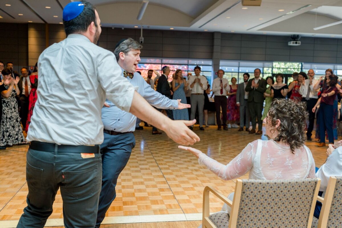 Eliana-Melmed-Photography-Chicago-LosAngeles-Jewish-WeddingPhotography-ShulaNoah-Shtick-00087