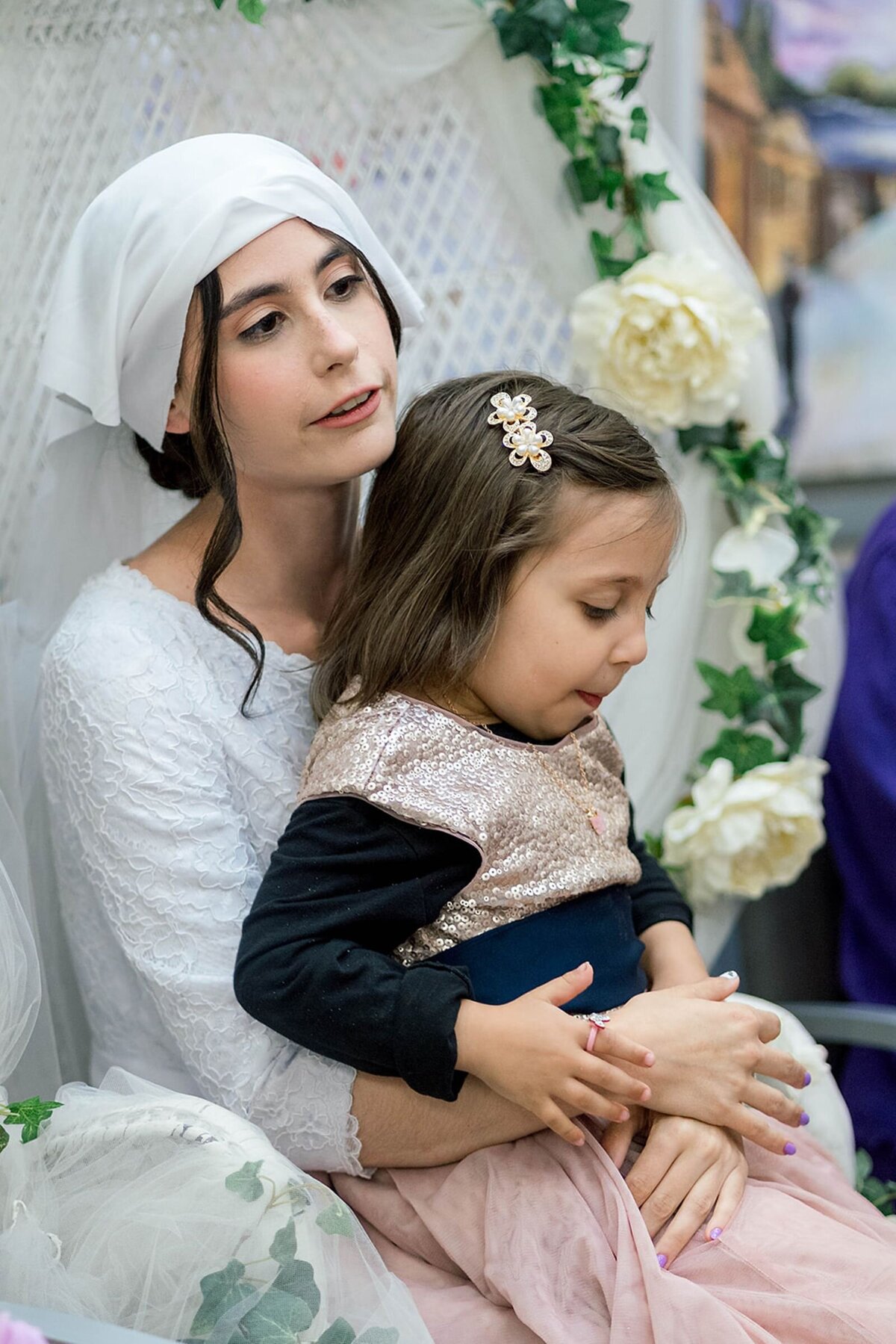 Eliana-Melmed-Photography-Chicago-LosAngeles-Jewish-WeddingPhotographer-CarmiKalman-KabbalatPanim-00100