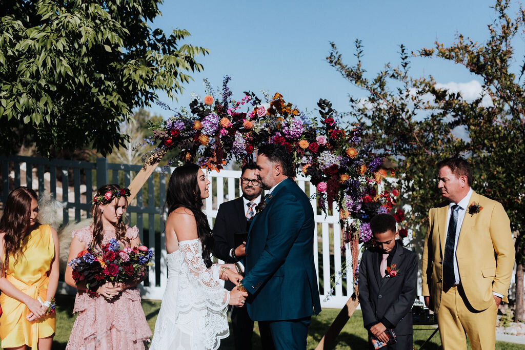 violet-arden-floral-romantic-moody-wedding-flowers