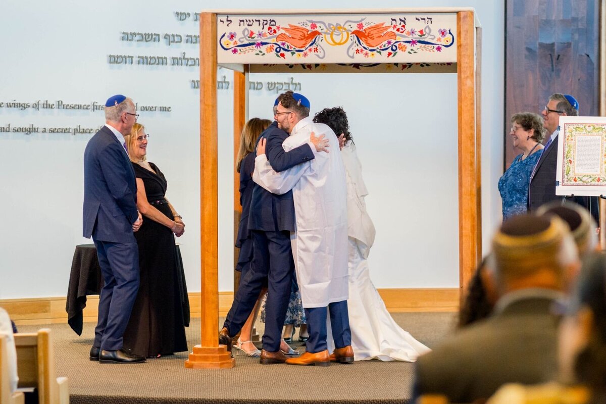 Eliana-Melmed-Photography-Chicago-LosAngeles-Jewish-WeddingPhotography-ShulaNoah-Chuppah-00225
