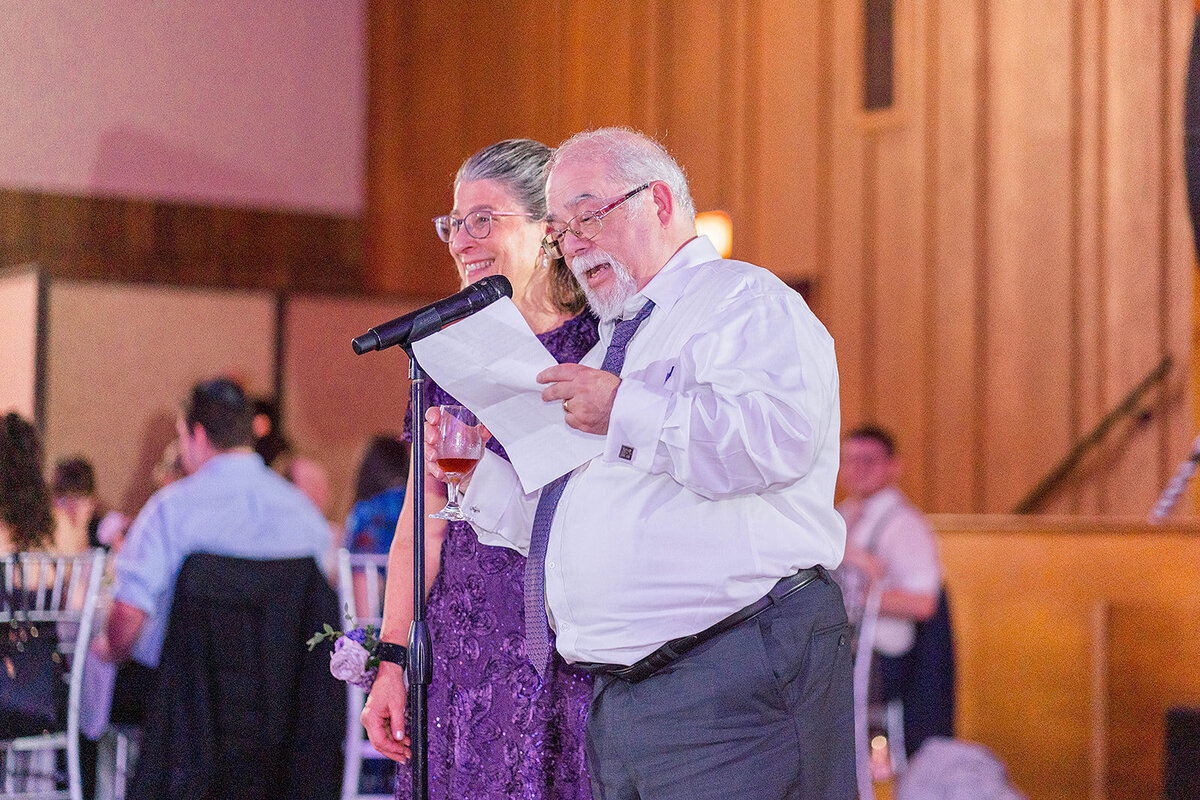 Eliana-Melmed-Photography-Chicago-LosAngeles-Jewish-WeddingPhotography-ElianaSklar-DanceFloor-00039
