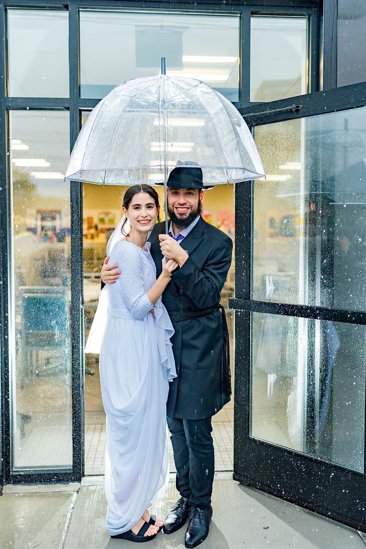 Eliana-Melmed-Photography-Chicago-LosAngeles-Jewish-WeddingPhotographer-CarmiKalman-CouplesPortraits-00008